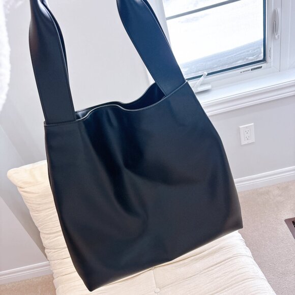 99% NEW MIU MIU AUTHENTIC BIG BLACK LEATHER BAG - Picture 5 of 11